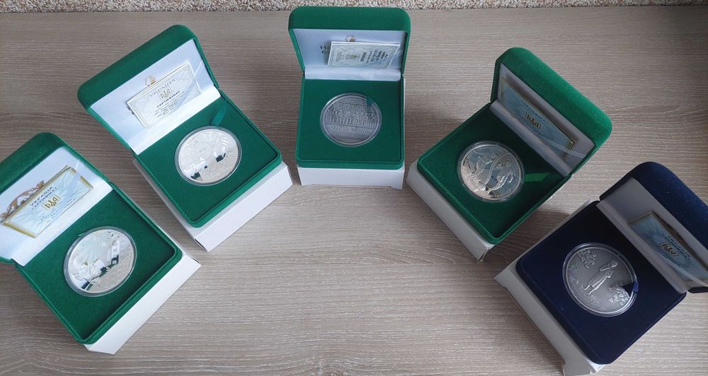 Монети НБУ срібло ЄВРО 2012 Ірмологіон Голодомор Довженка