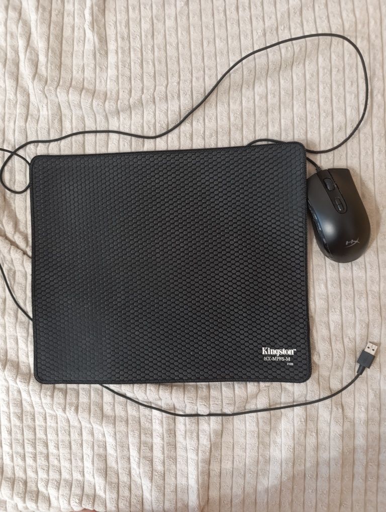 Мишка HyperX Pulsefire Core и коврик Hyperх