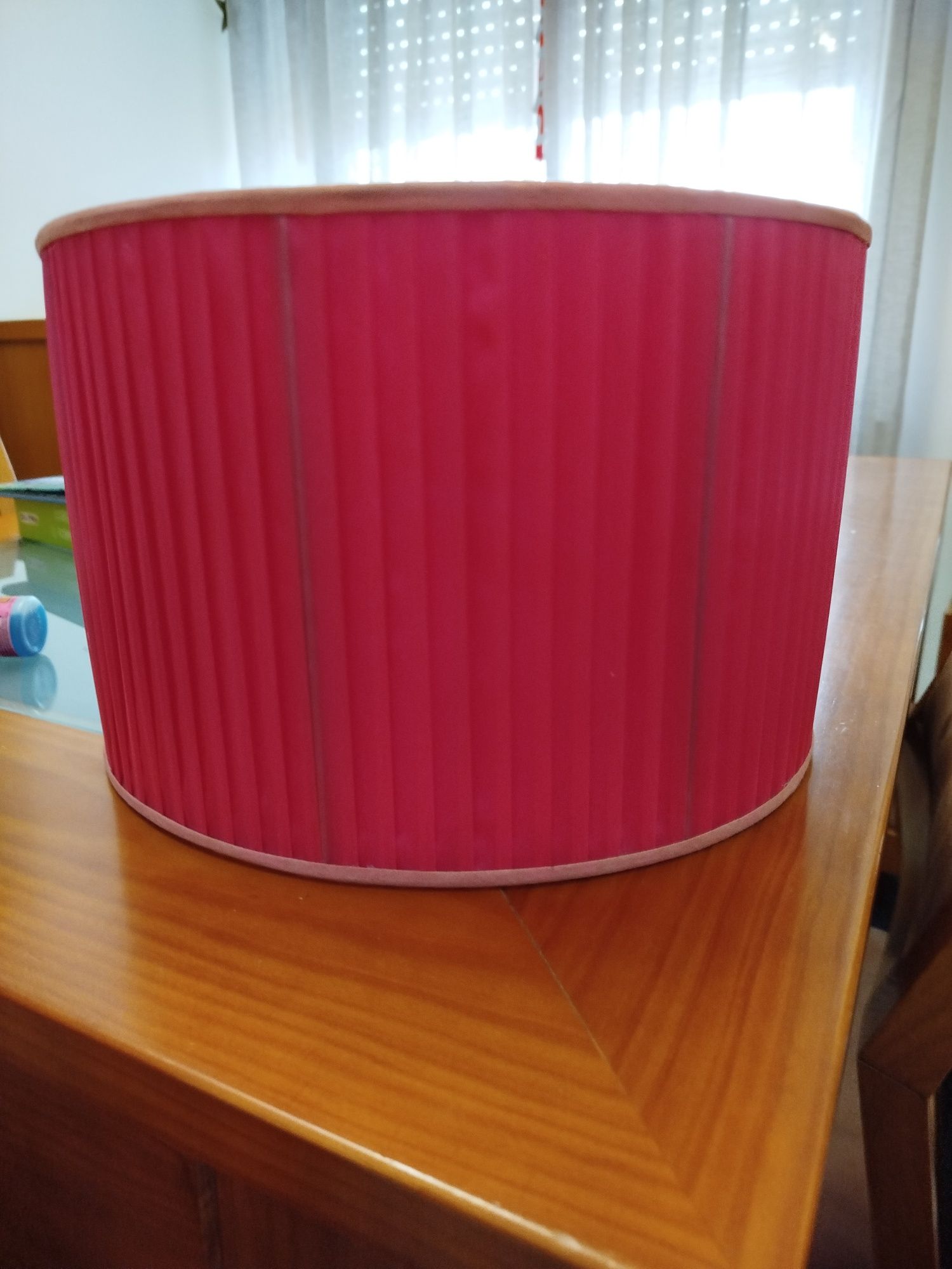 Abajur de teto rosa fuxia
