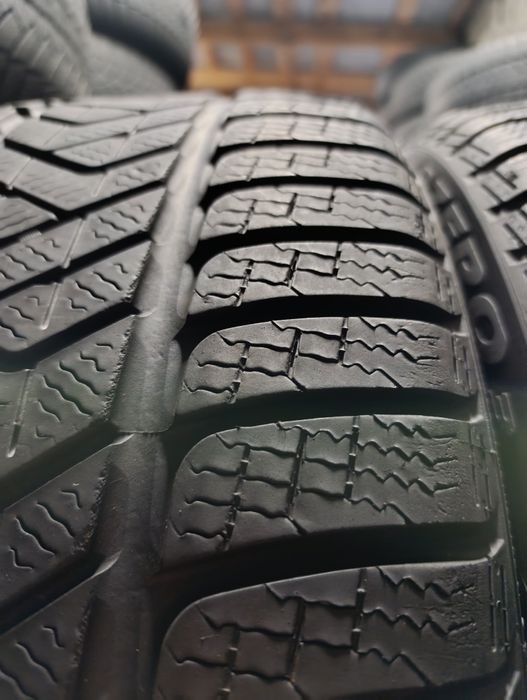 275/35 R21 Pirelli Sottozero 3 R01 (Зимові шини бу) Склад-Київ