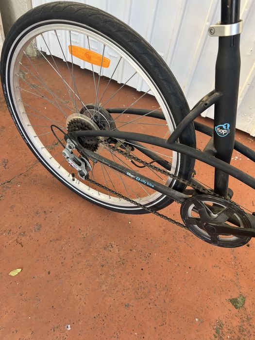 Bicicleta preta cidade