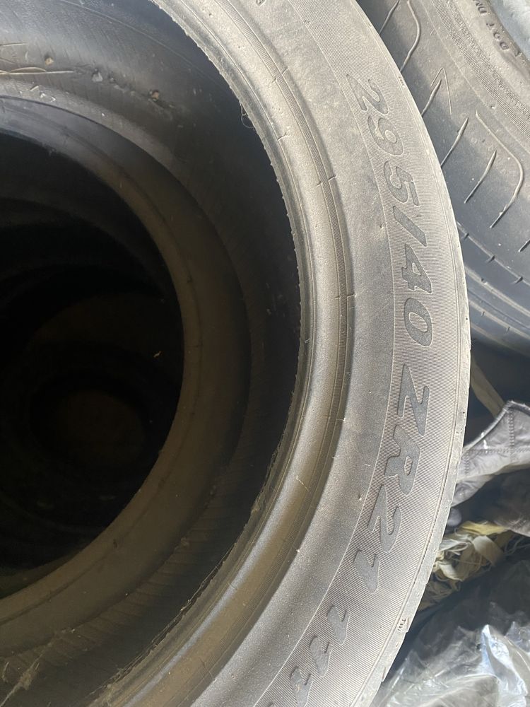 Резина Pirelli 295/40 R21