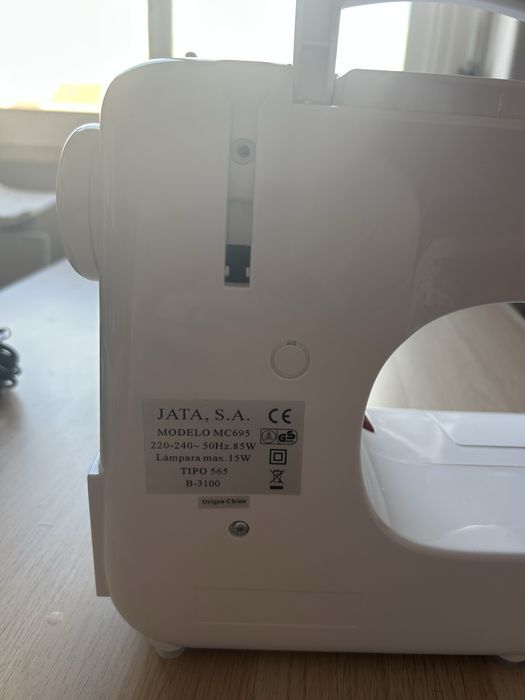 Maquina de costura Jata