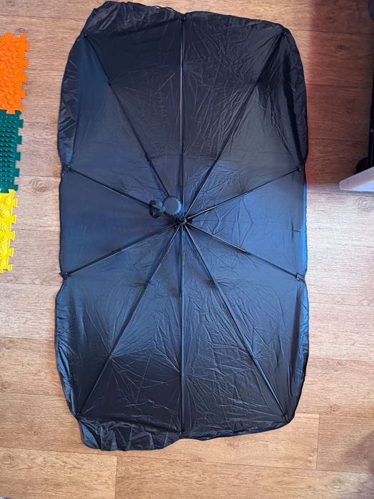 Продам сонцезахисний зонт на лобове скло.