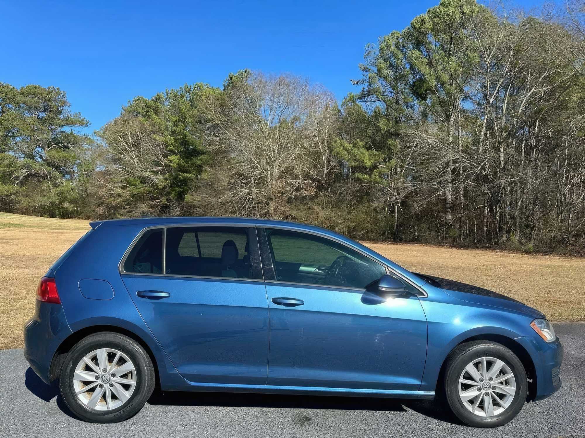 2016 Volkswagen Golf TSI S