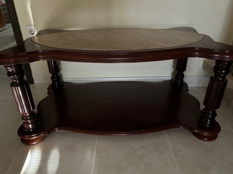 Mesa de centro em pinho e pedra