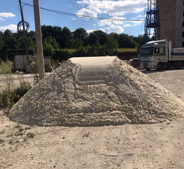 Пісок Щебінь Камінь Доставка. на стяжку