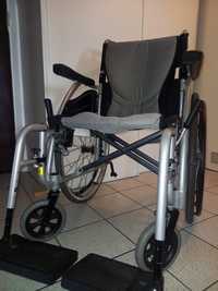 Bardzo lekki wózek inwalidzki