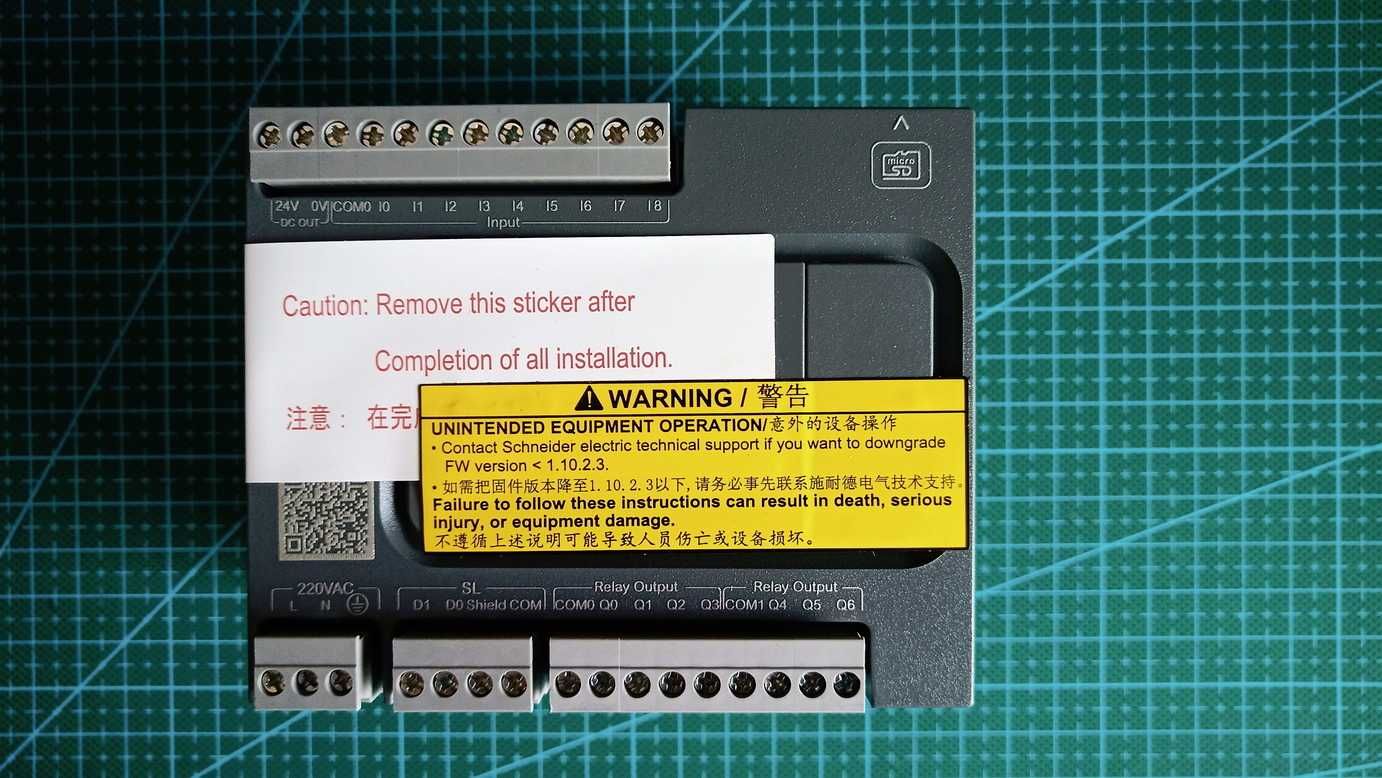 PLC, программируемый контроллер Schneider Electric Easy Modicon M100