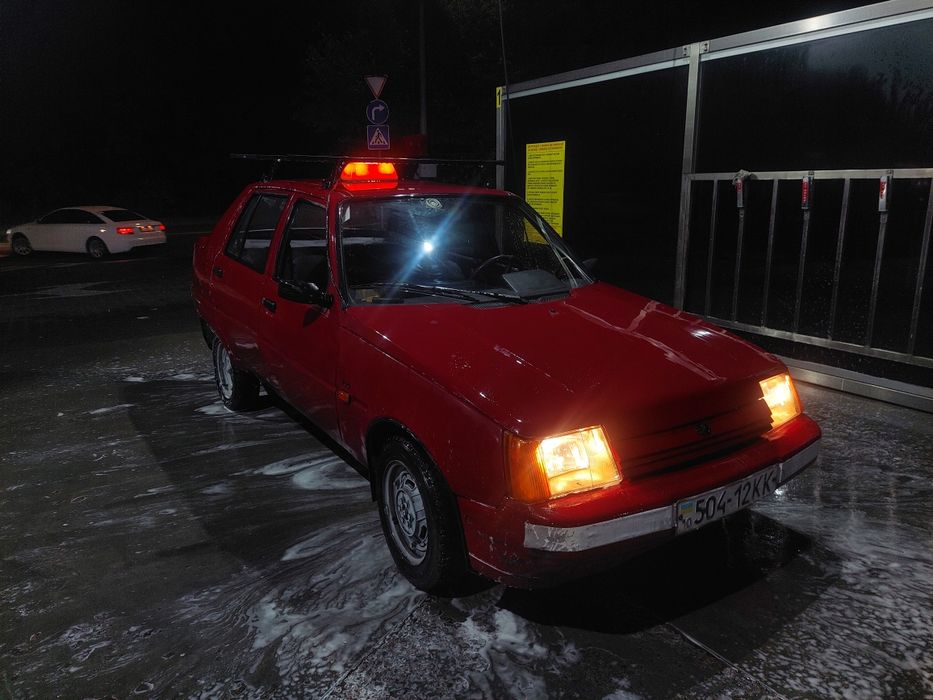 Заз  славута   на полно  ходу  по городу га 10