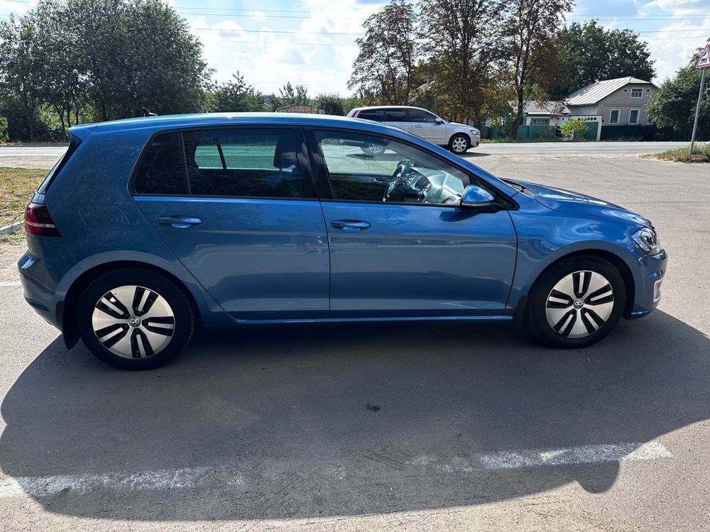 Продам Volkswagen E-GOLF