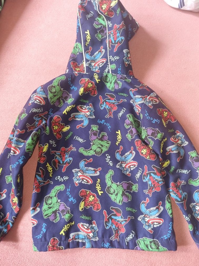 Śliczna kurtka softshell Marvel 6-7 lat.