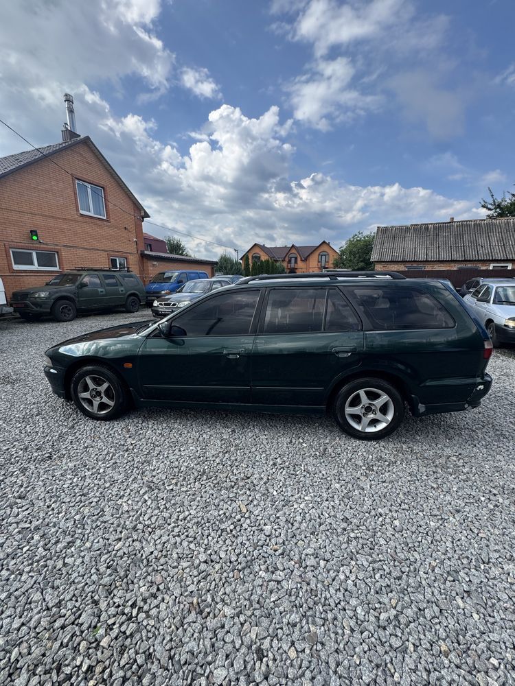 Mitsubishi Galant