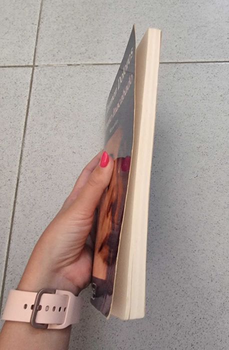 Livro "Carmen Dolores - Retrato Inacabado"