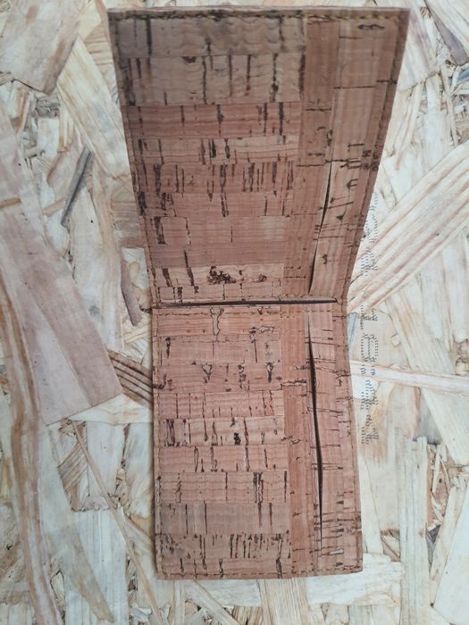 2 carteiras em cortiça