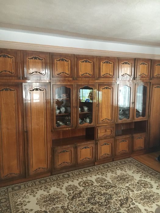 Меблі у вітальню, стінка калина