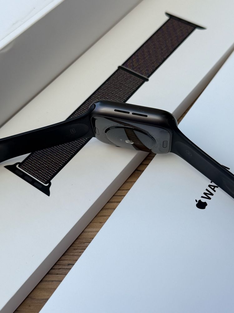 Apple watch SE 44mm space gray