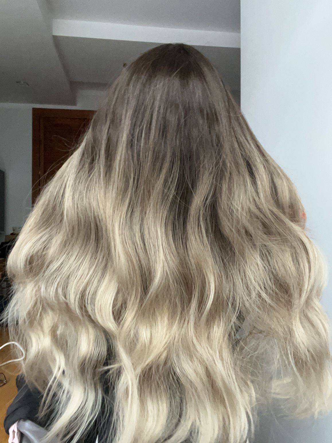 Peruka włosy długie grzywka chłodne blond ombre brąz nowa popielate