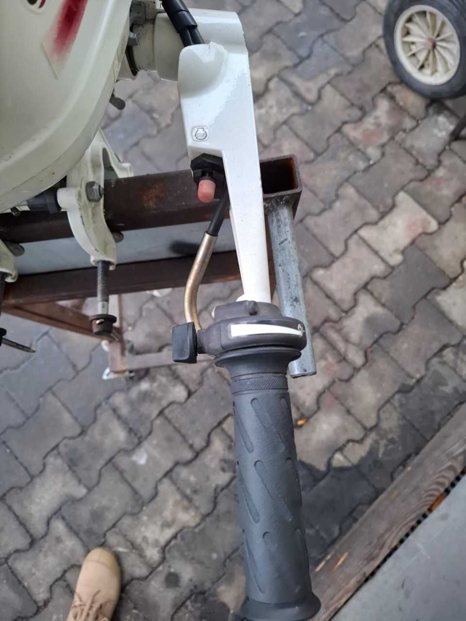 Silnik zaburtowy Johnson 2.5KM stopa S rumpel 4-suw