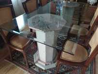 Mesa de sala em vidro e cadeiras