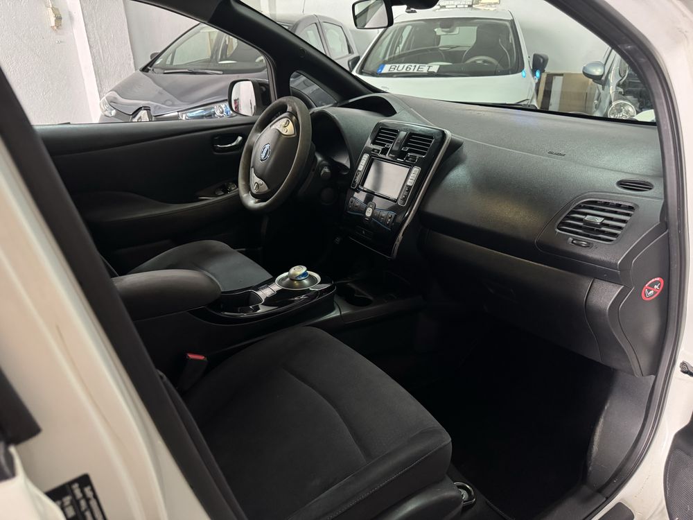 Nissan leaf black edition
