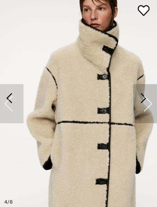 Хутряне пальто. Бренд ARKET .