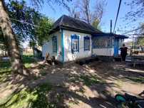 Продам Будинок с. Городище,  газ, вода,  світло в Будиноку!