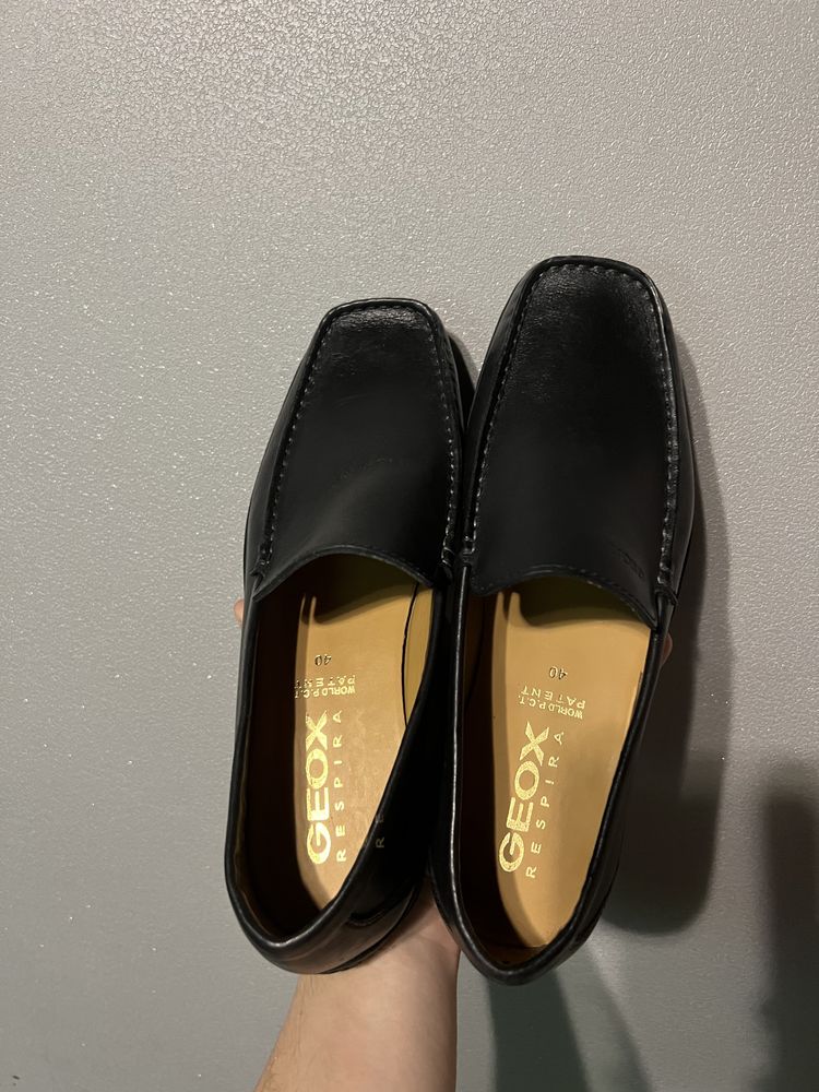 Geox туфли мокасины  оригинал 40 размер кожаные черные