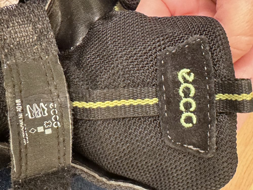 Kozaki sniegowce na zimę 24 czarne goretex idealne na rzepy