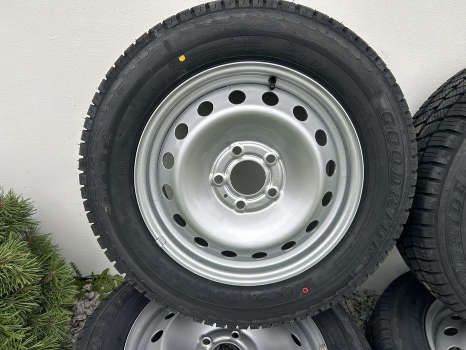 Koła zimowe Trafic,Vivaro,Primastar 5x118 R16C Opony 205/65 Nowe