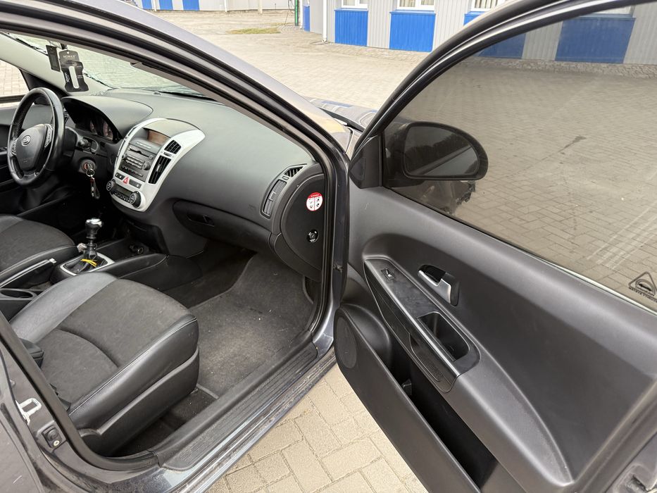 Розборка Kia Ceed 2008р ІДЕАЛ 2.0d на ходу D4EA розбираю