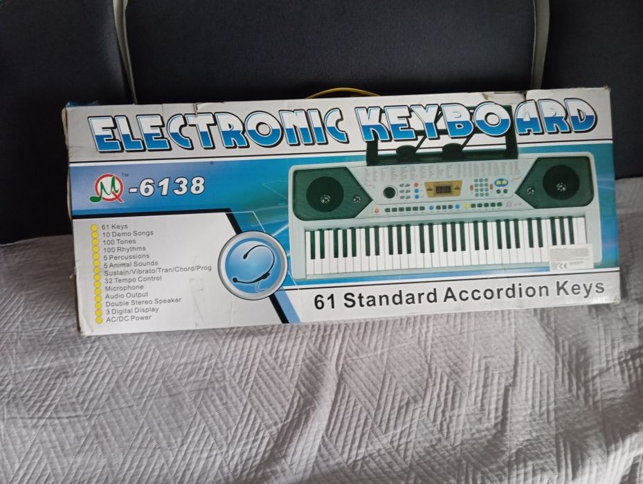 Sprzedam keyboard 6138