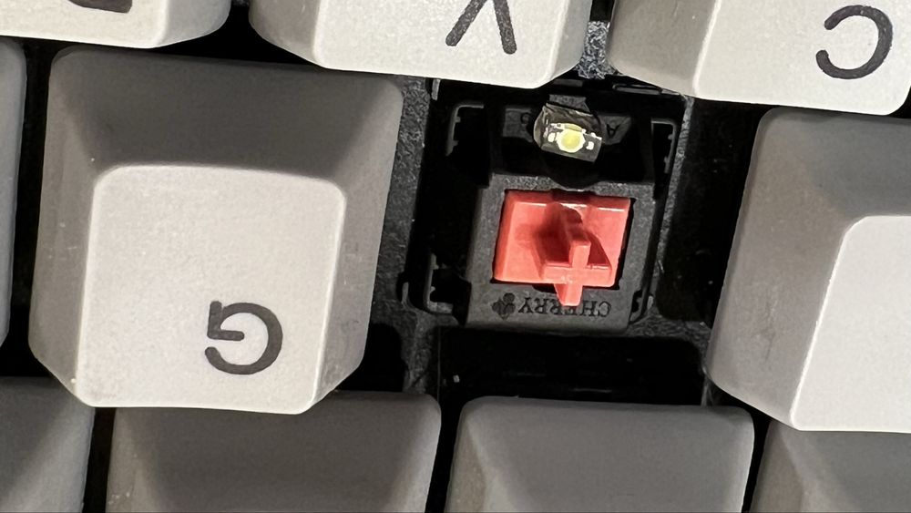 Teclado mecânico 65% Miya Pro Ducky Varmilo Cherry Silent Red Switches