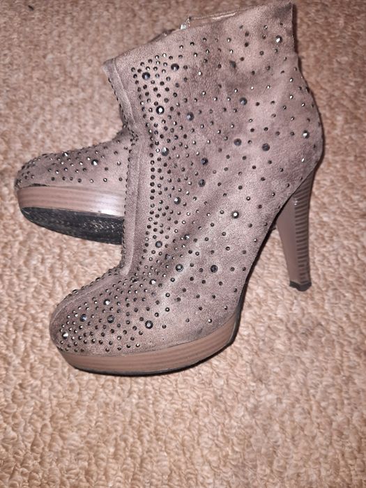 Сапоги на каблуках. Сапожки. Ботиночки ботинки