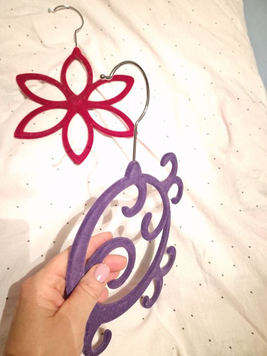 Wieszaki na bizuterie apaszki paski organizer