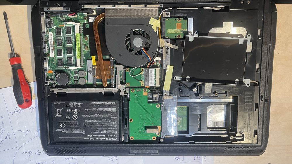 Laptop ASUS K50IJ – uszkodzony, nieuruchamiający się