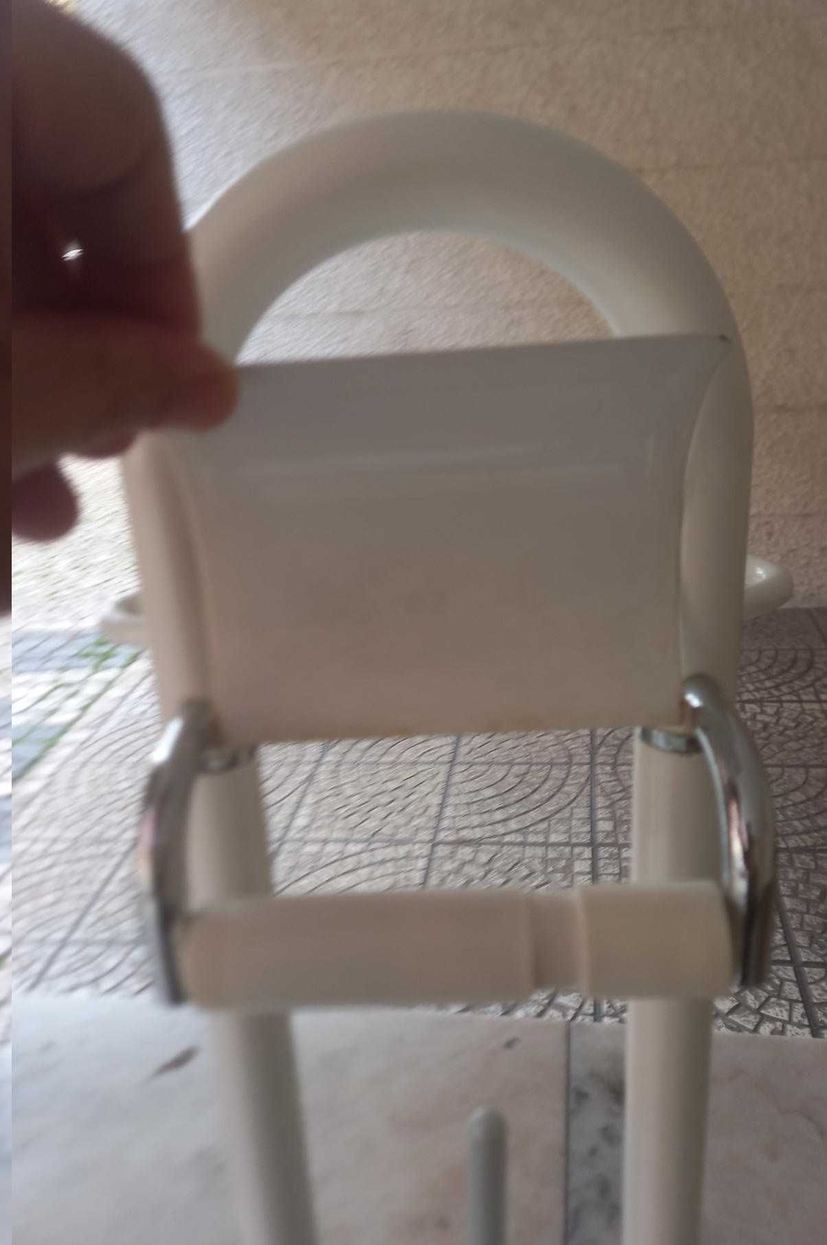 Suporte WC: - papel higiénico, piaçá