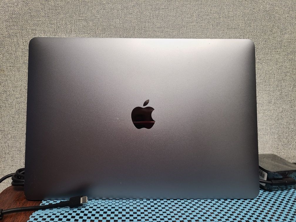 Apple Macbook Pro Retina 13 A1708 2017 Intel Core i5/8GB/SSD 256