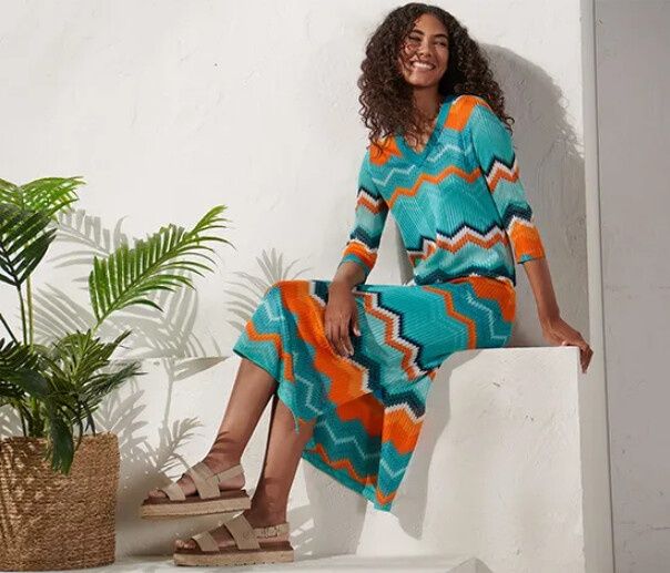 Нова Трикотажна сукня із зигзагоподібним візерунком.