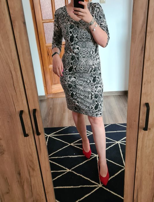 Super wygodna elegancka sexy sukienka na co dzień do pracy biura itp e