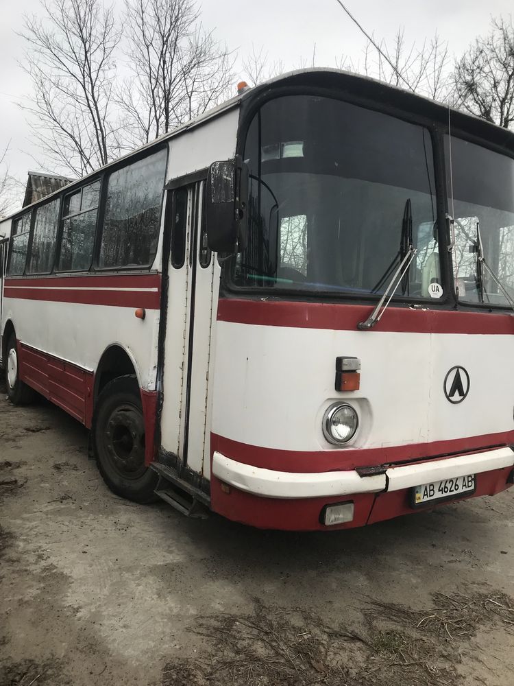 Автобус лаз