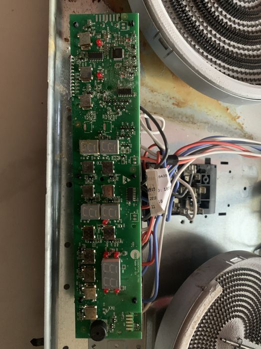 Електрична варильна поверхня Gorenje ECS648BCSC (730277) на запчастини