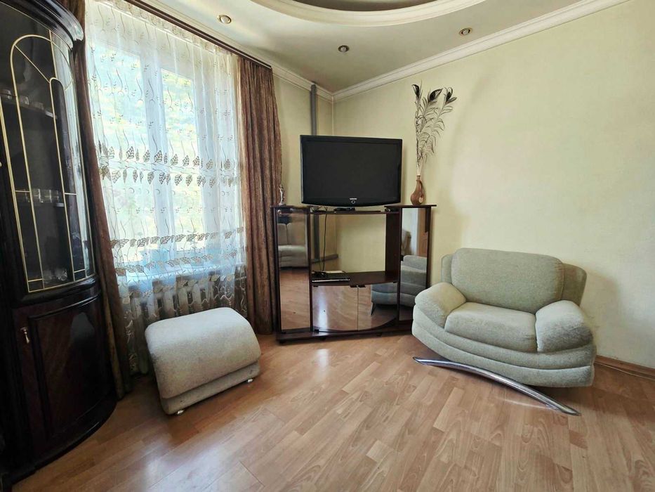 Продам 3к/кв з автономним опаленням вул.Незалежності/Титова