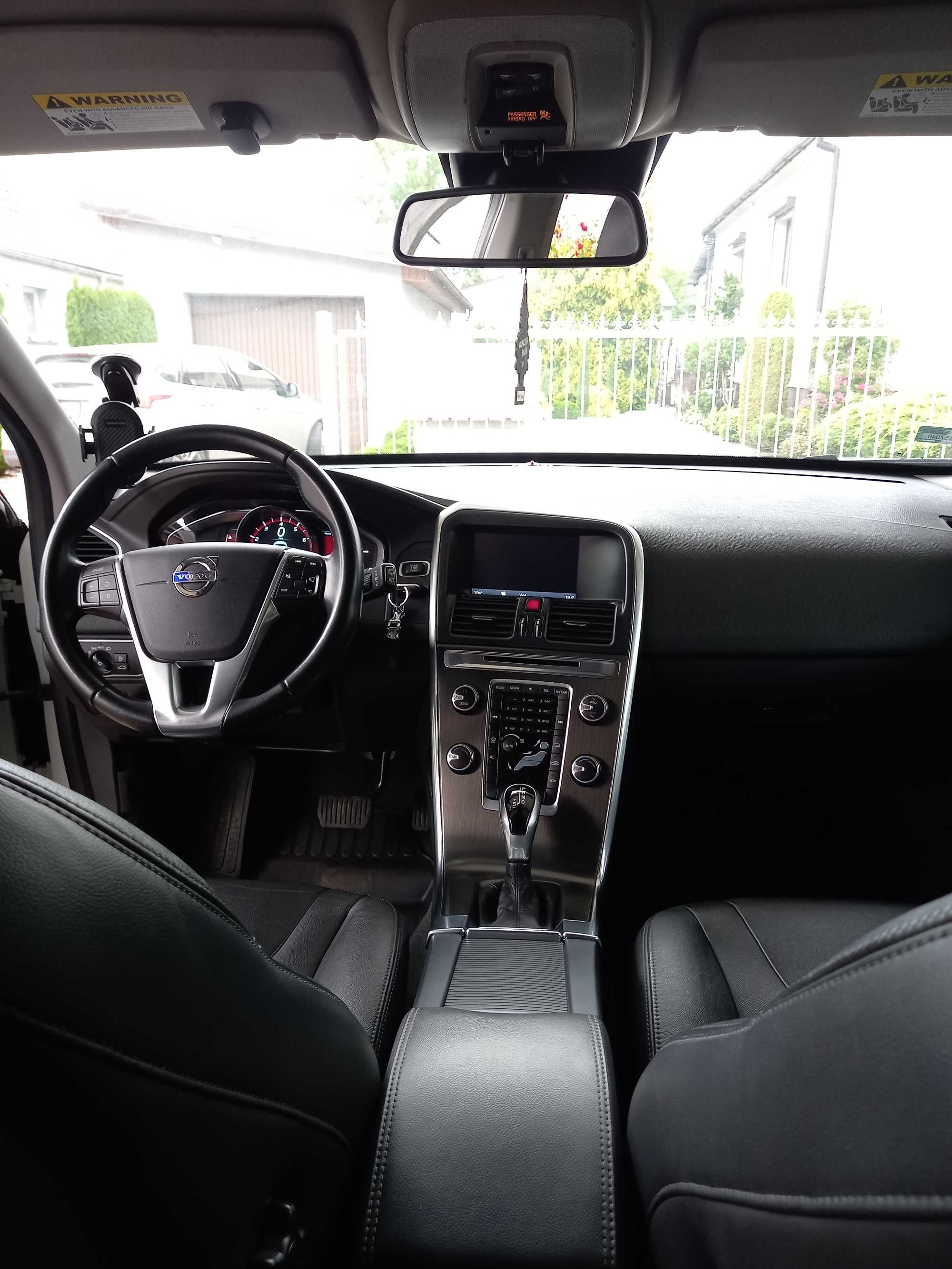 Volvo XC60 T5 2015r biały