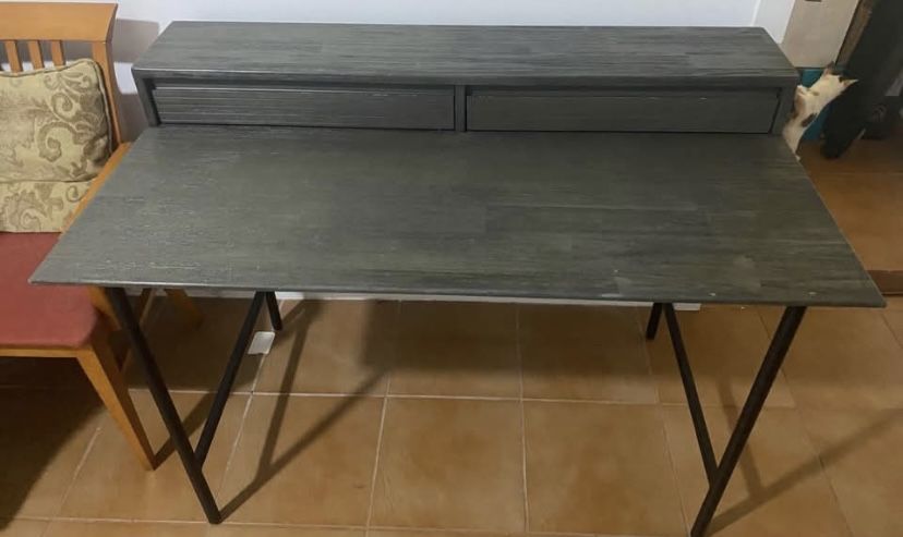 Conjunto Secretária e mesa de apoio URGENTE