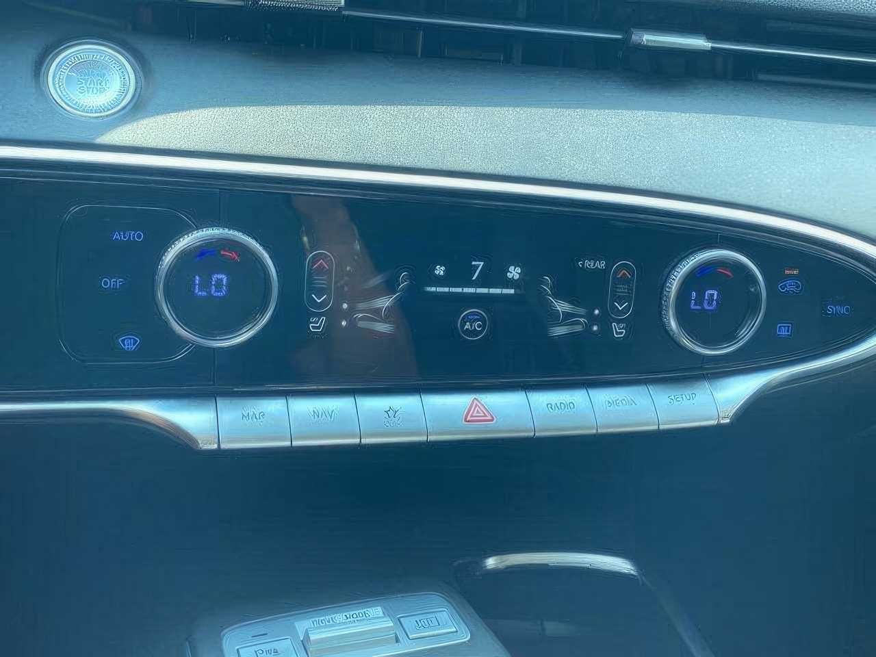 2022 Genesis GV70 2.5T Standard