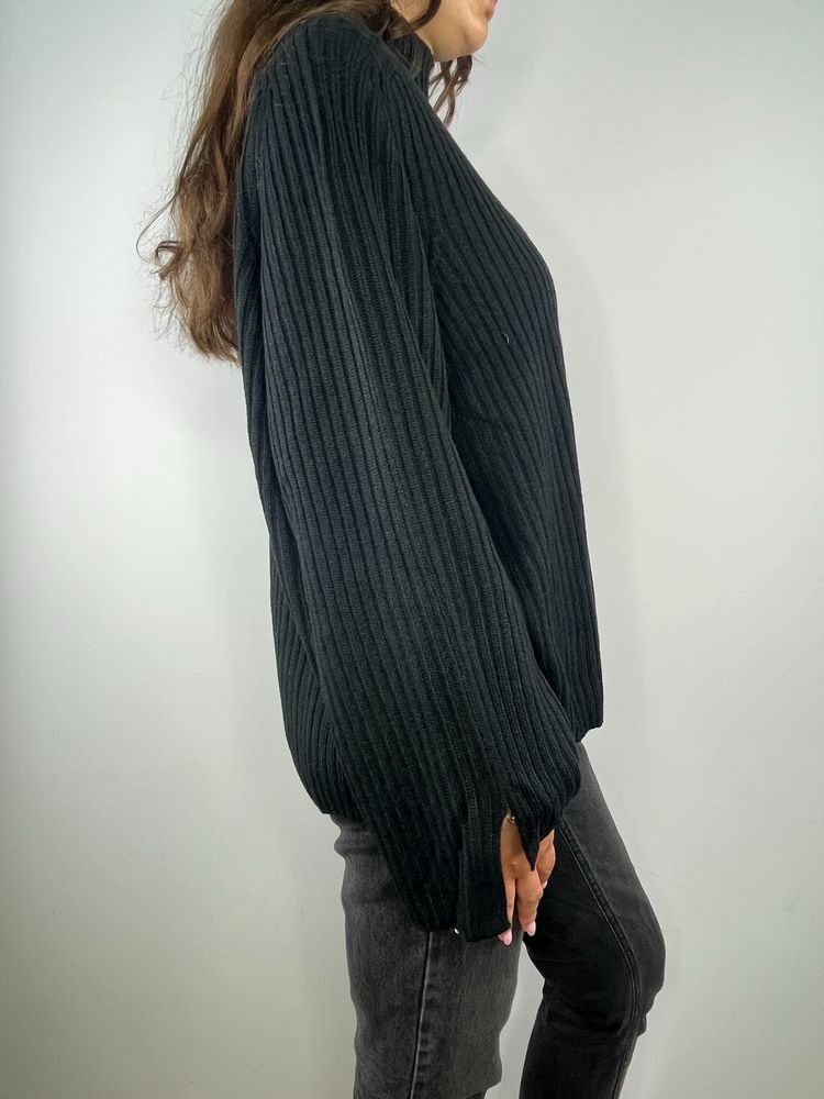Czarny sweter z szerokimi rekawami Rainbow rozmiar 44/46