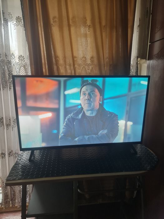 Телевизор  СМАРТ Akai 43 дюйма.