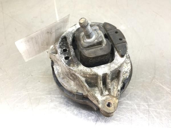 Apoio do motor BMW 1 (F20)