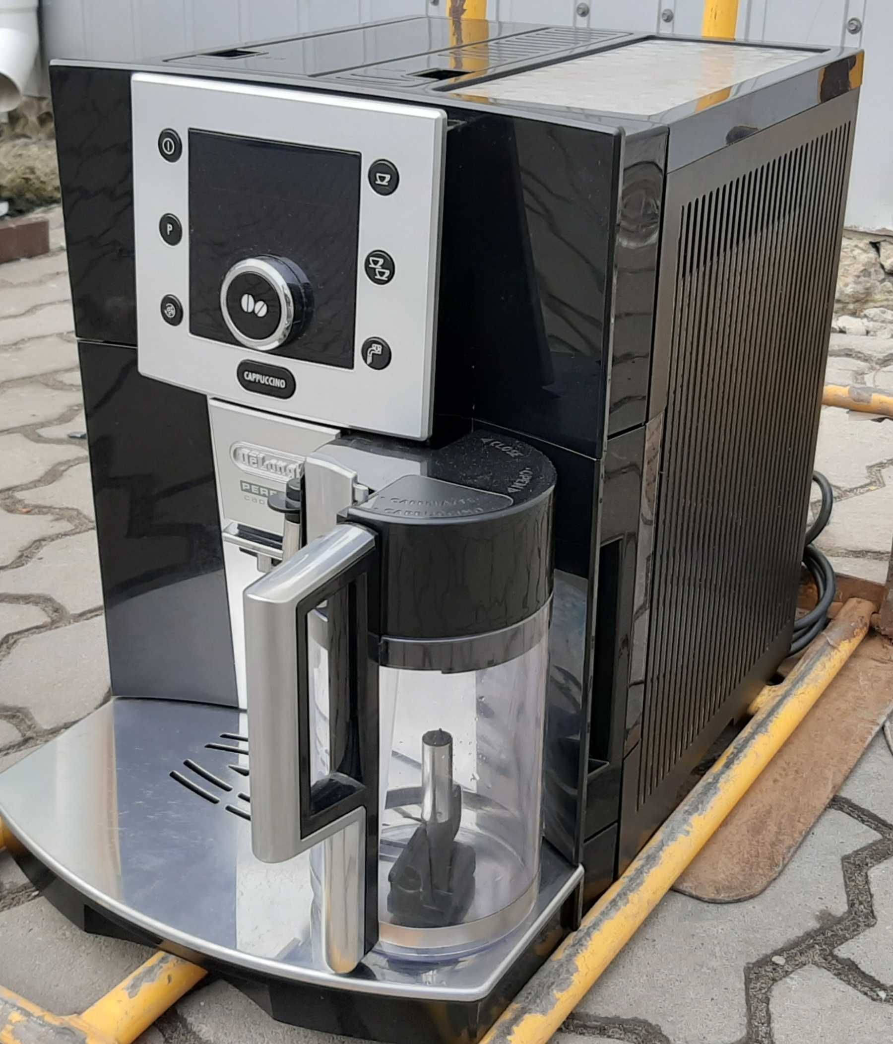 Кофемашина  кофеварка Delonghi Esam 5500 Perfecta с молочником б/у